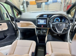 Toyota NOAH HYBRID 