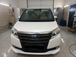 Toyota NOAH HYBRID 