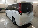 Toyota NOAH HYBRID 