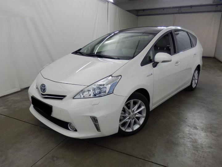 Prius Alpha 2015 салон